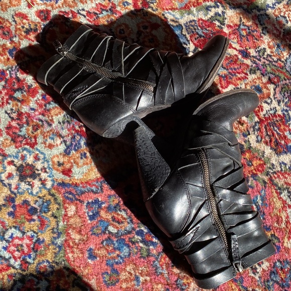 Frye wrap ankle boots - Picture 7 of 13